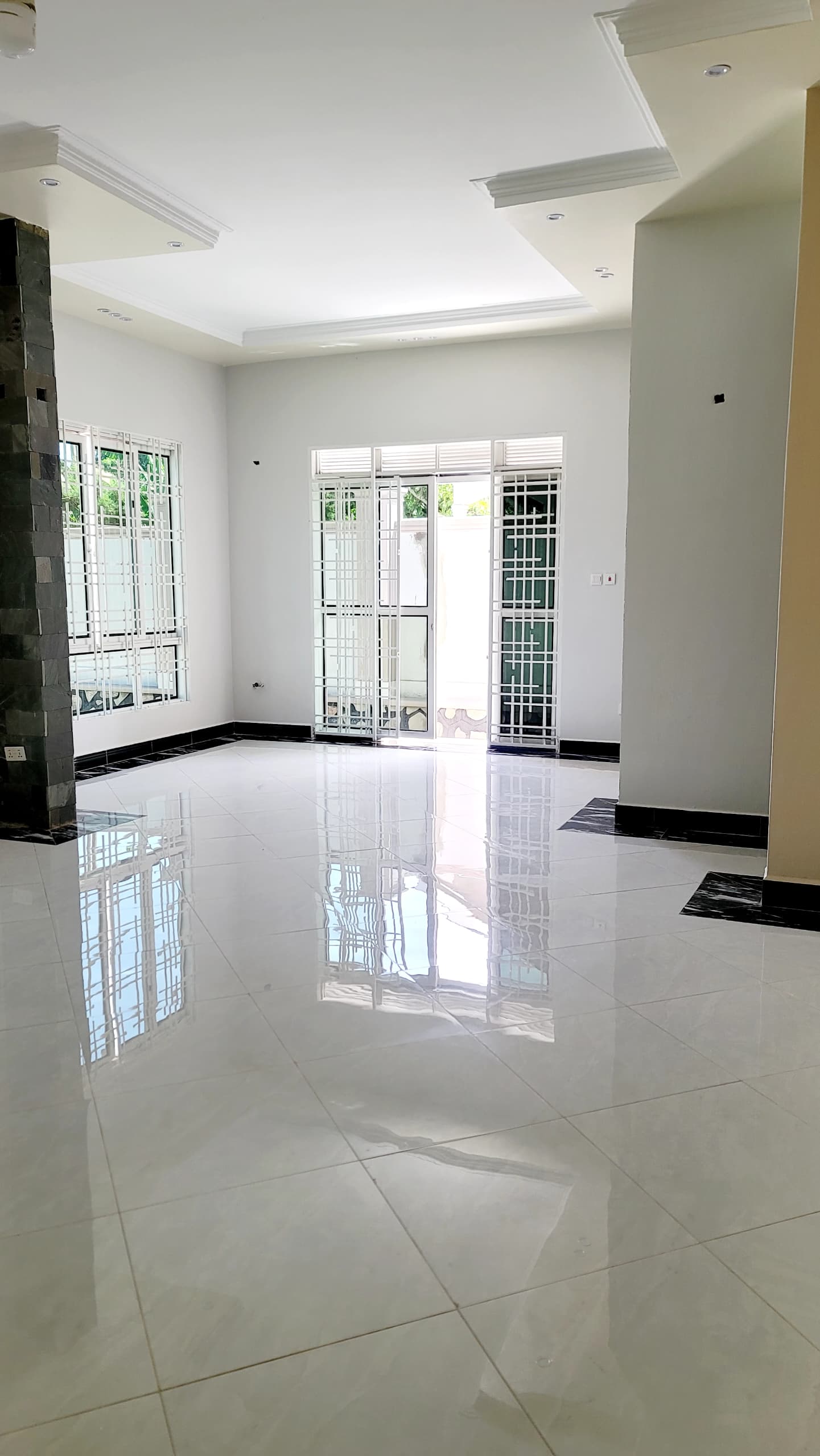 House for sale kitende entebbe rd