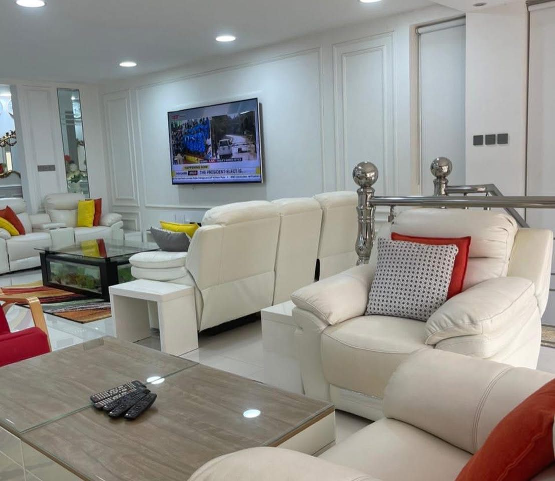 Luxurious 9bedroom fully furnished mansion