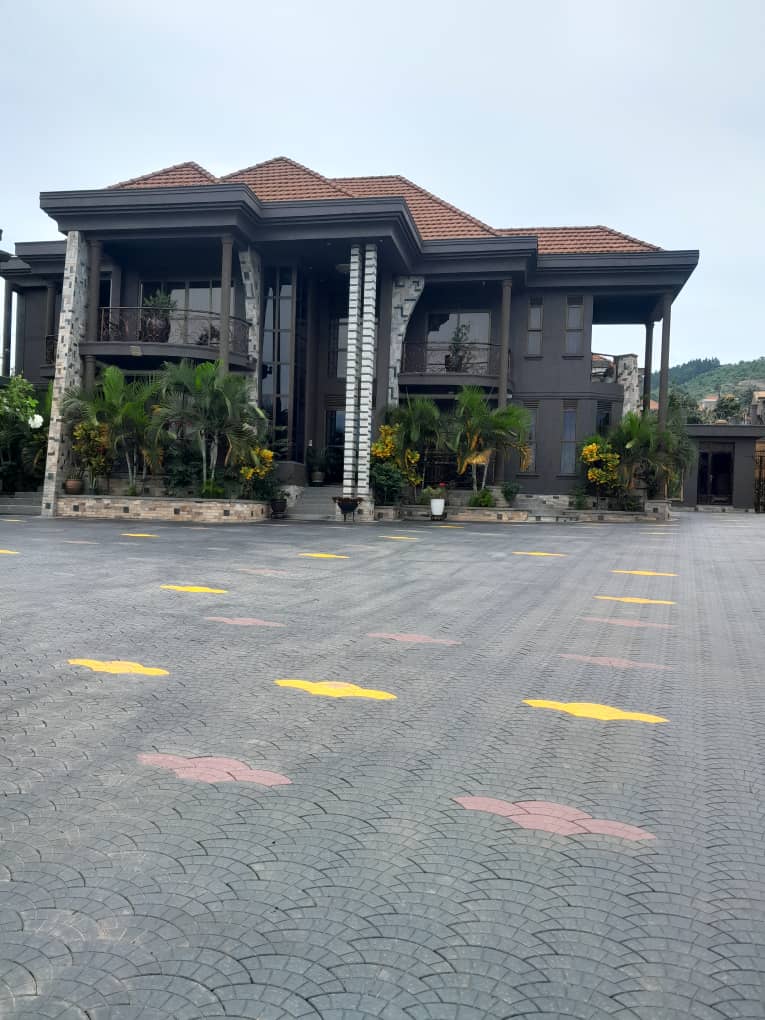 house for sale Lubowa entebbe rd