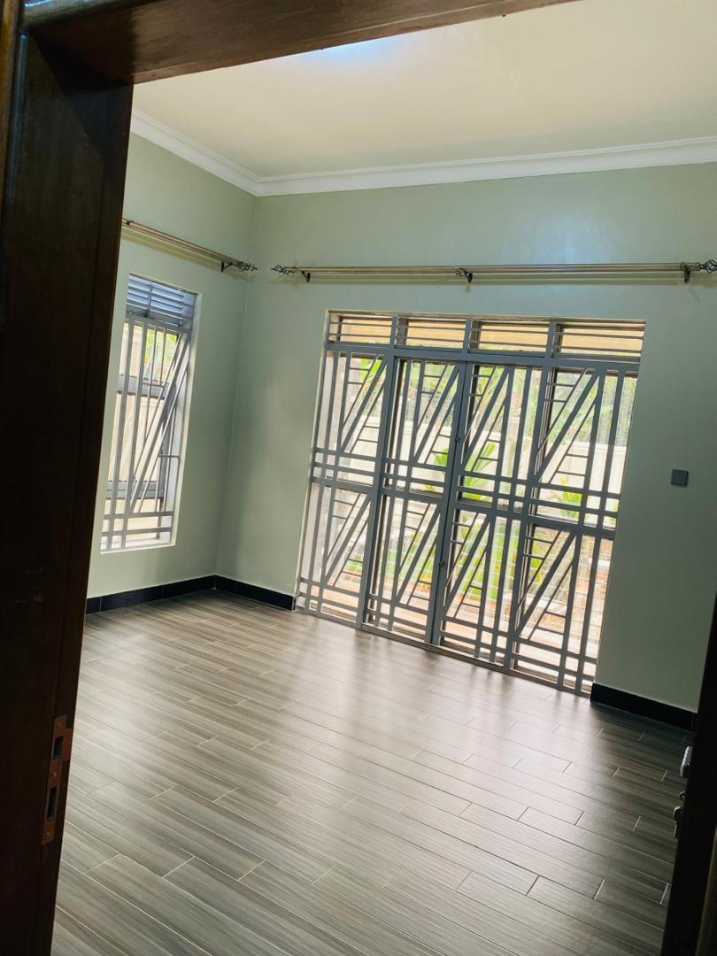 house for sale kitende Lumuli 400m
