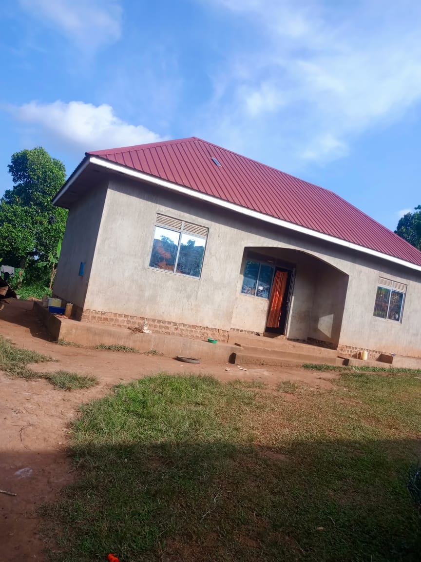 House for sale seated on agreement 50x100ft at Kagga Mazzi